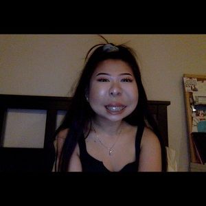 Meet your Posher, Claire